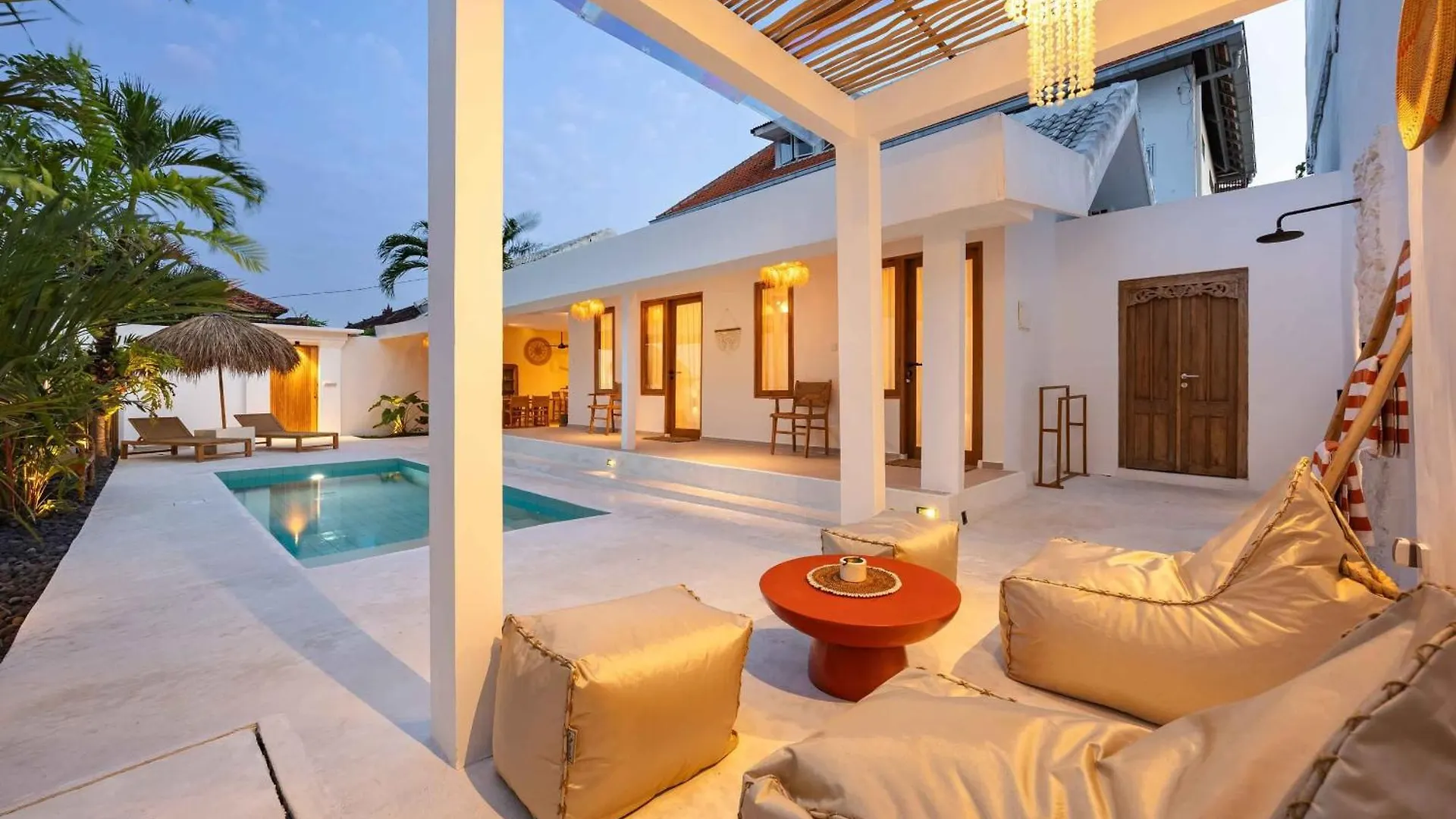 Casa Kokoon - New Bright & Quiet 2Br Mertanadi Seminyak With Private Pool And Parking