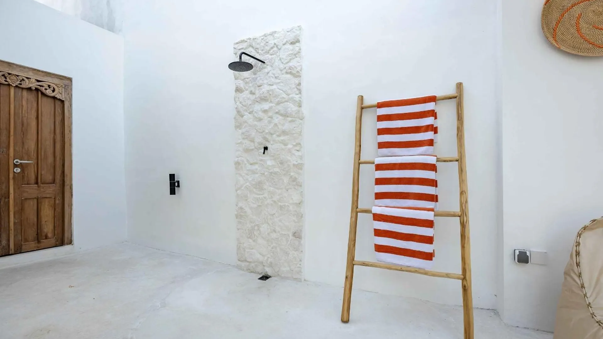 Casa Kokoon - New Bright & Quiet 2Br Mertanadi Seminyak With Private Pool And Parking Indonesia