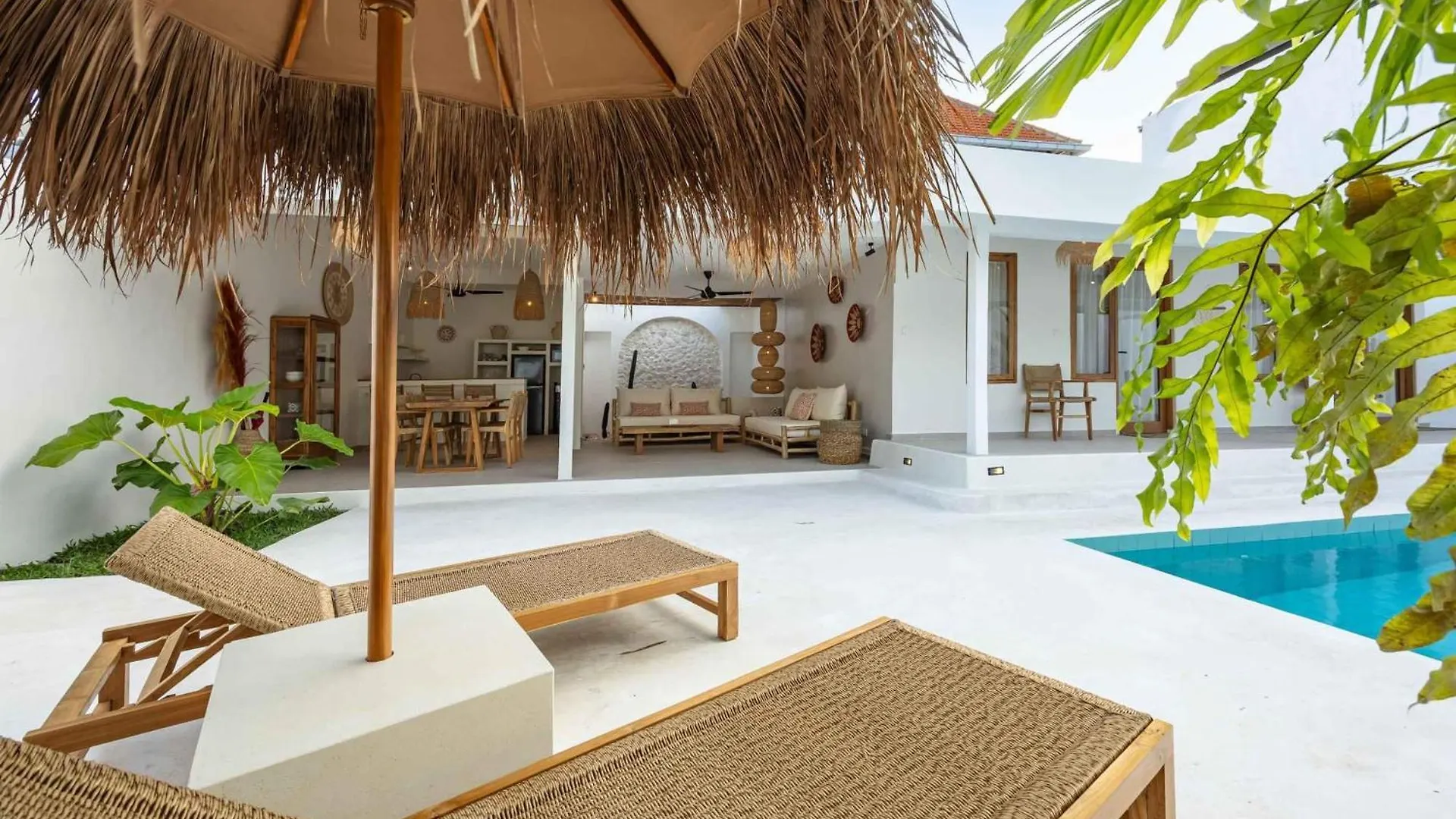Casa Kokoon - New Bright & Quiet 2Br Mertanadi Seminyak With Private Pool And Parking 0*, Seminyak (Bali)