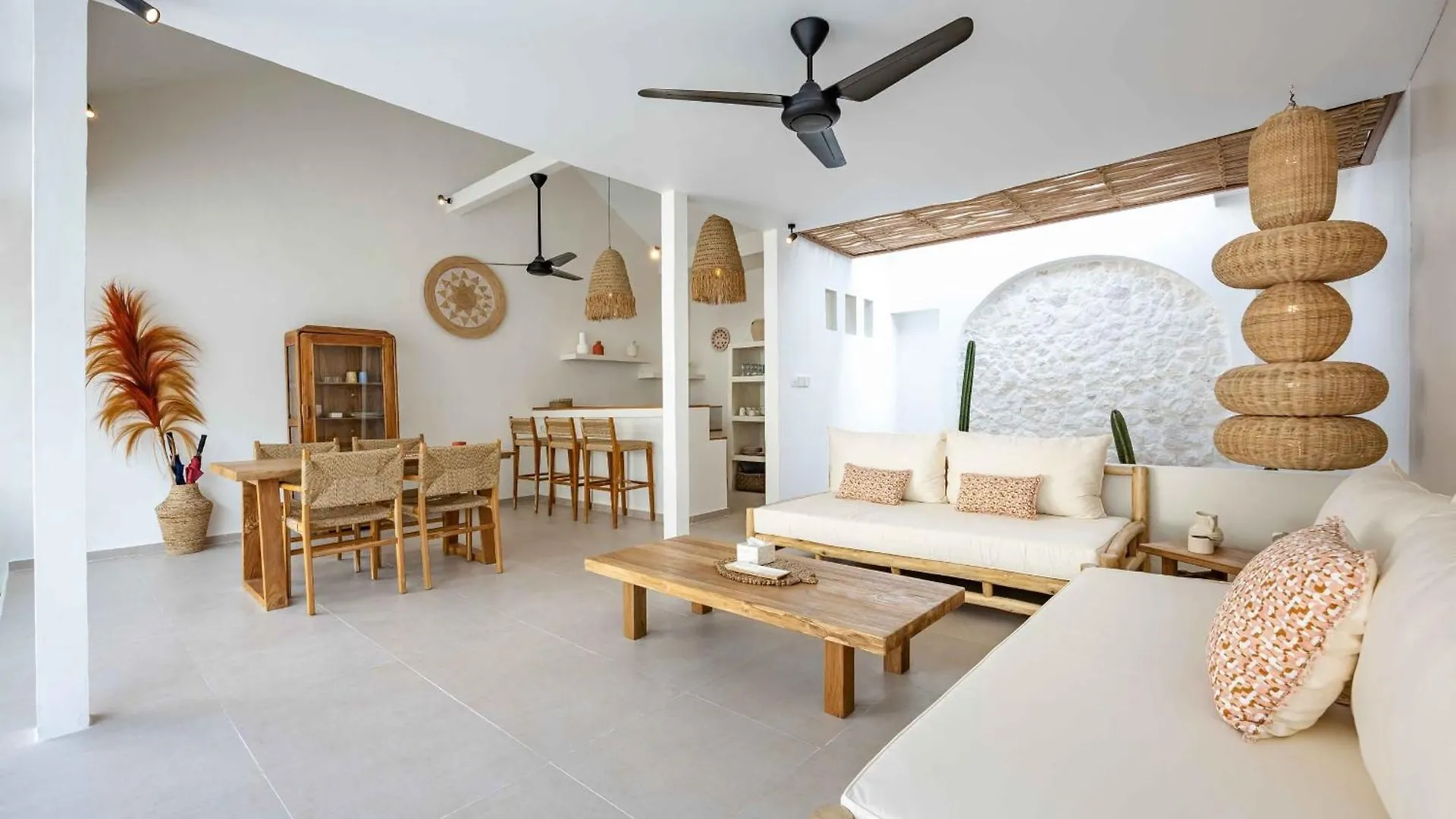 Casa Kokoon - New Bright & Quiet 2Br Mertanadi Seminyak With Private Pool And Parking Indonesia